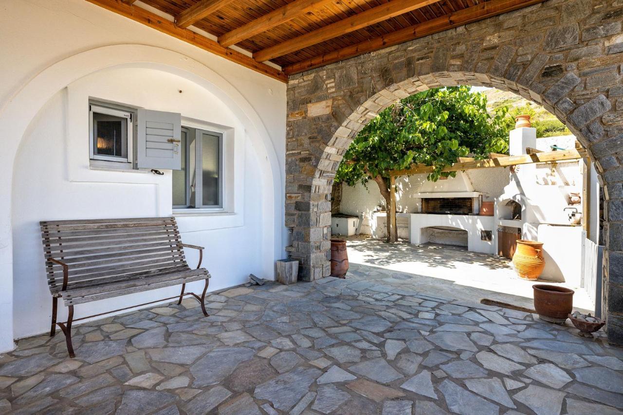 Daphne's Lux Villa Paraspori  Extérieur photo